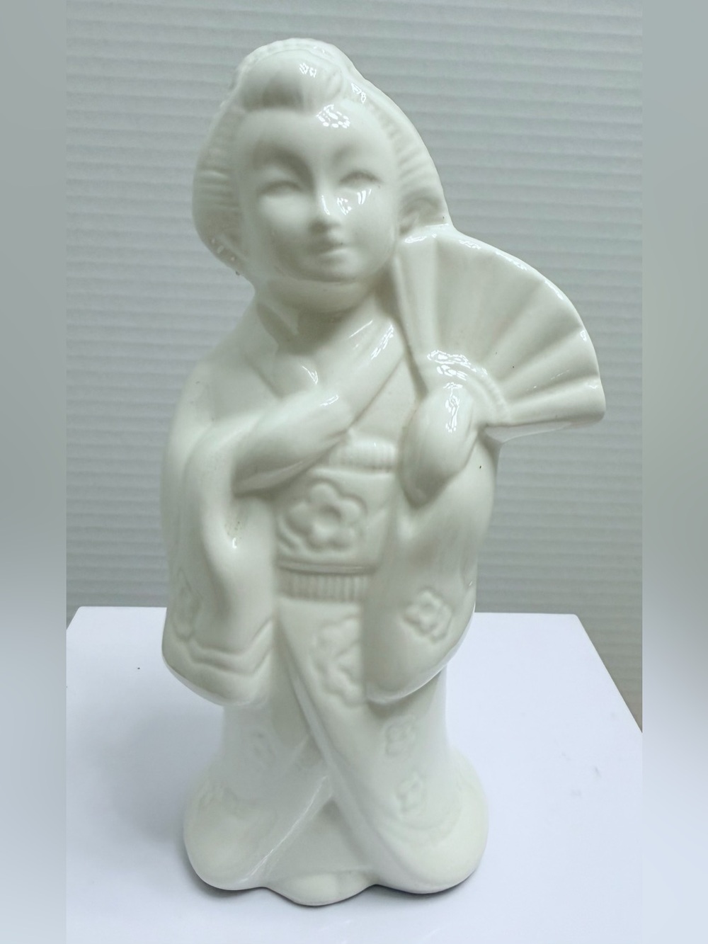 VTG Benihana of Tokyo White Ceramic Geisha Girl Figurine Tiki Mug Planter 8"